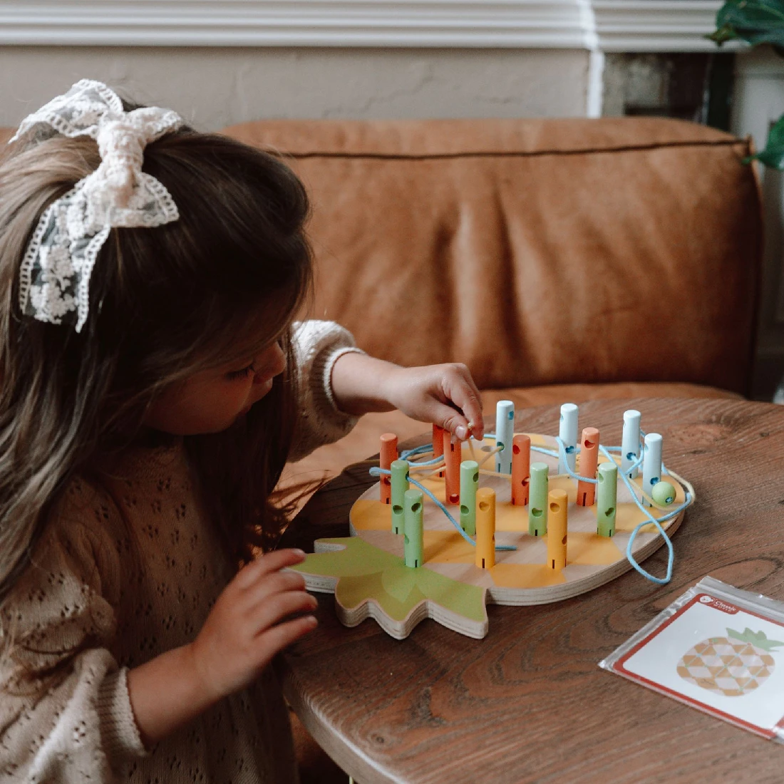 Classic World Pineapple Linking Game - Image 5