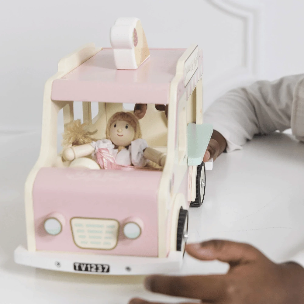 Le Toy Van Dolls House Ice Cream Van - Image 11