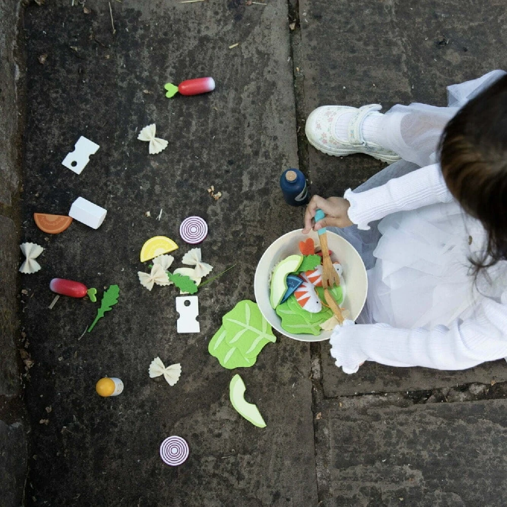 Vilac Salad Set - Image 5