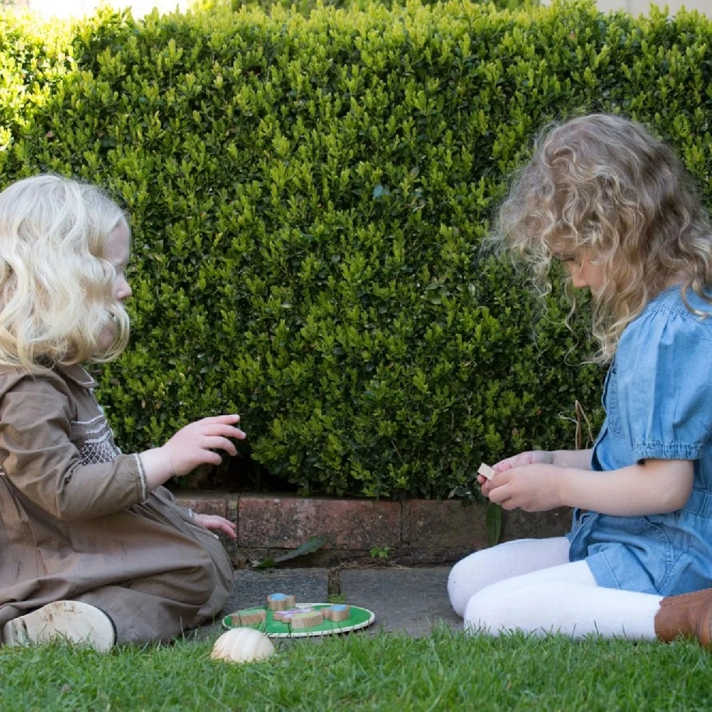 Classic World Balancing Water Lily Game - Image 3